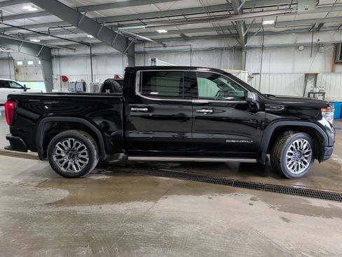 Used 2025 GMC Sierra 1500 Denali Ultimate AWD/4WD image 2