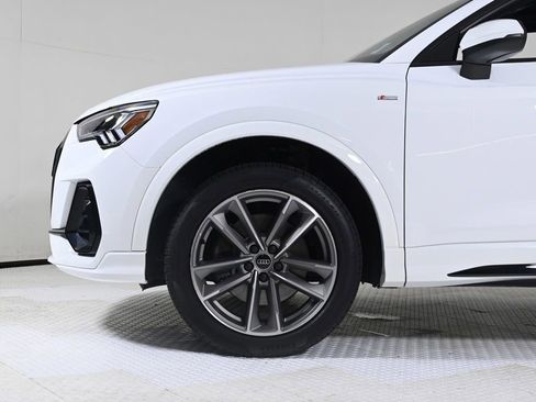 Used 2025 Audi Q3 2.0T Premium w/ Black Optic Sport Package image 25