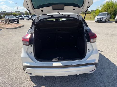 Used 2024 Nissan Kicks SR w/ SR Premium Package FWD image 29
