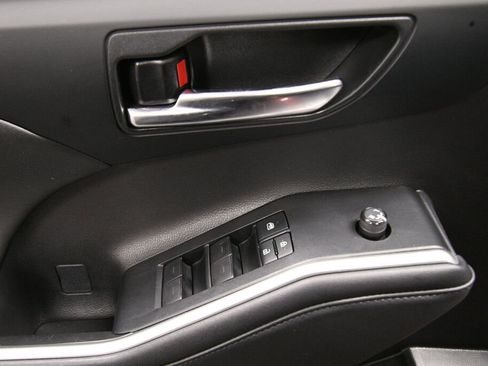 Certified 2021 Toyota Highlander XLE image 11