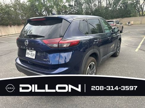 Used 2025 Nissan Rogue SV AWD/4WD image 12