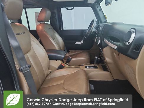 Used 2014 Jeep Wrangler Unlimited Rubicon w/ Connectivity Group image 23