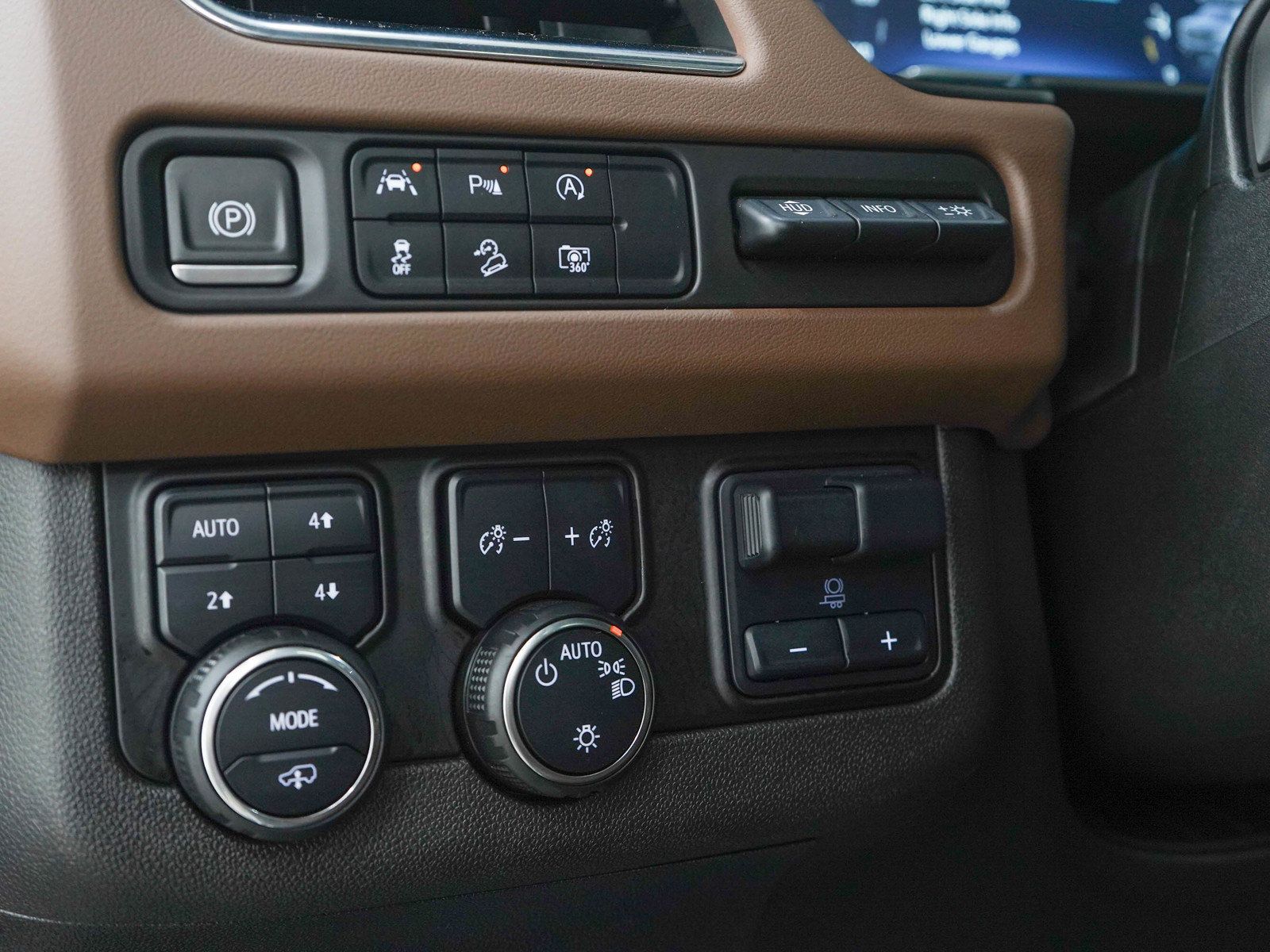 Used 2023 Chevrolet Tahoe High Country AWD/4WD image 28
