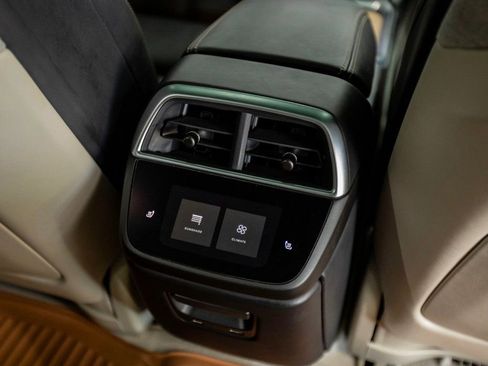 Used 2022 Lucid Air Grand Touring image 33