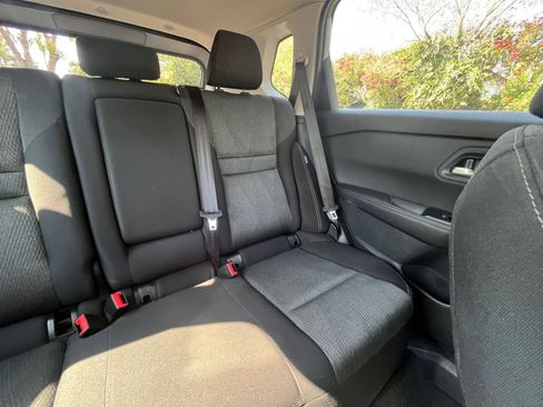 Used 2025 Nissan Rogue SV AWD/4WD image 39