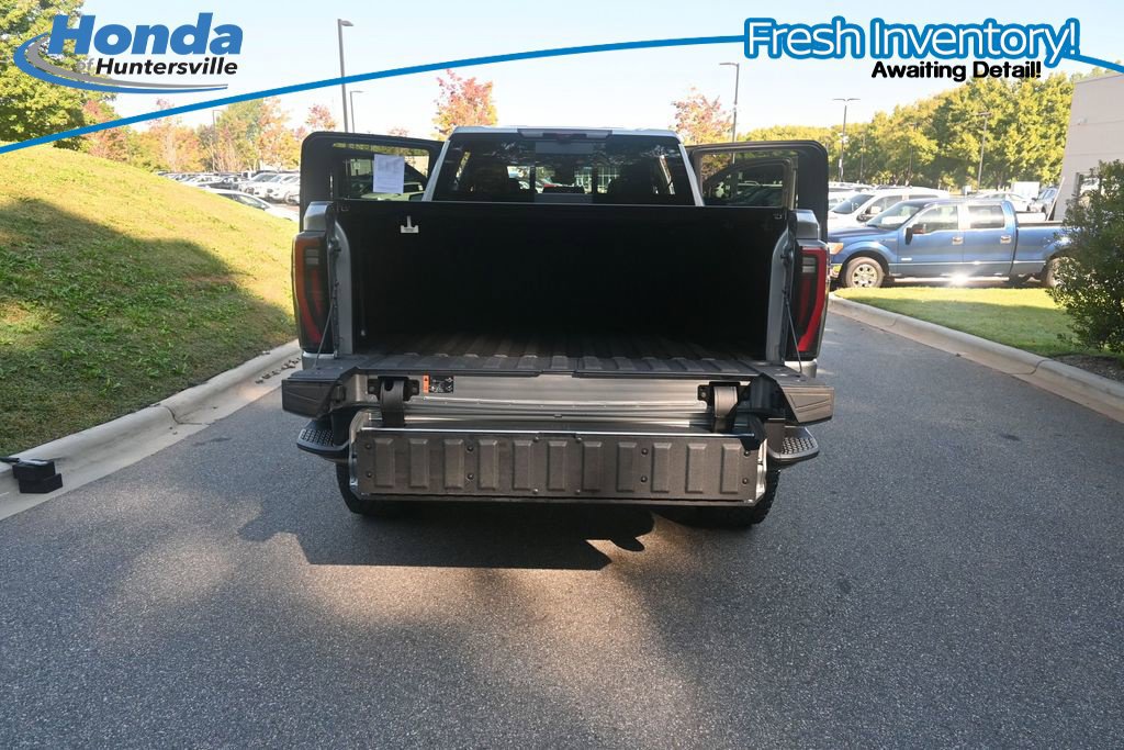 Used 2024 GMC Sierra 2500 AT4X AWD/4WD image 21