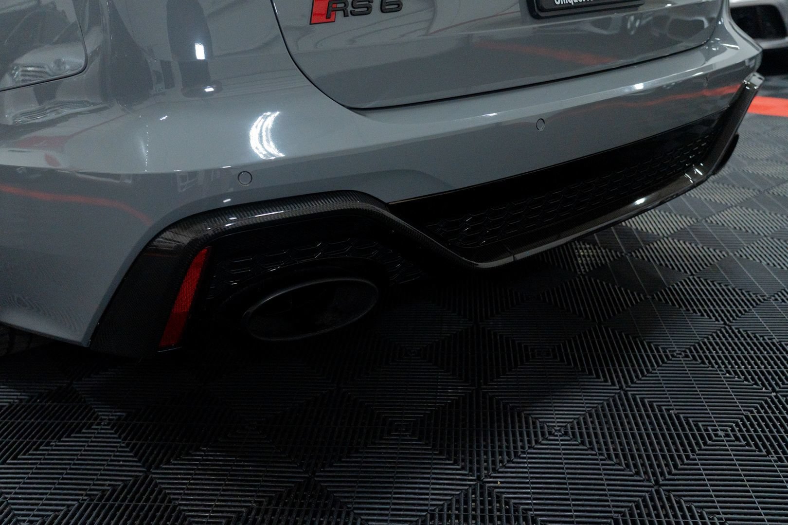 Used 2022 Audi RS 6 w/ Carbon Optic Package AWD/4WD image 9
