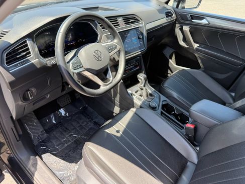Used 2024 Volkswagen Tiguan SE AWD/4WD image 15