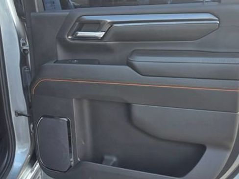 Used 2025 GMC Sierra 2500 AT4 w/ AT4 Premium Plus Package AWD/4WD image 12