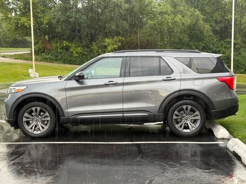 Certified 2024 Ford Explorer XLT w/ Equipment Group 202A AWD/4WD image 4