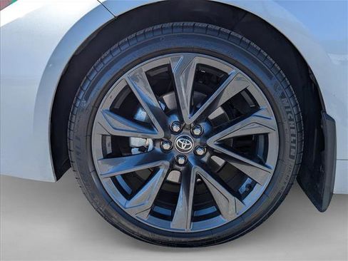 Used 2025 Toyota Corolla SE image 9
