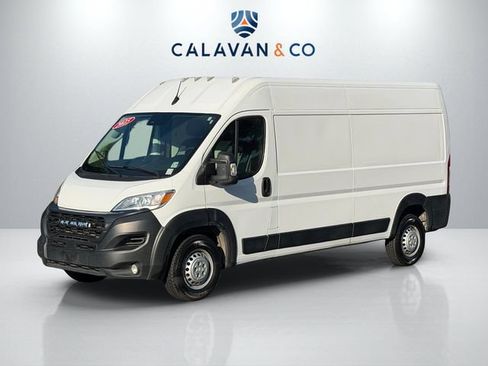 Used 2025 RAM ProMaster 2500 w/ Convenience Group FWD image 3