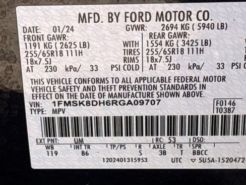 Used 2024 Ford Explorer XLT AWD/4WD image 32