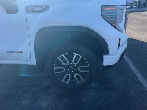 Used 2025 GMC Sierra 1500 AT4 w/ AT4 Preferred Package image 6