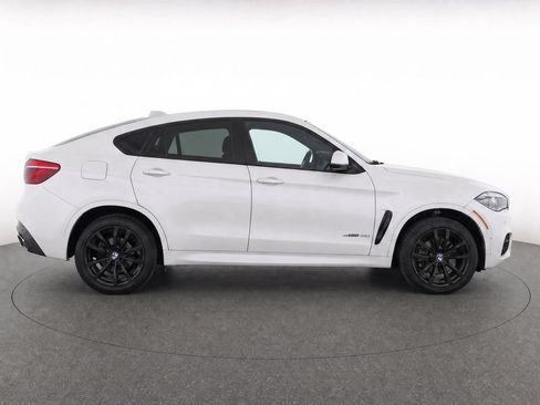 Used 2018 BMW X6 sDrive35i RWD image 2