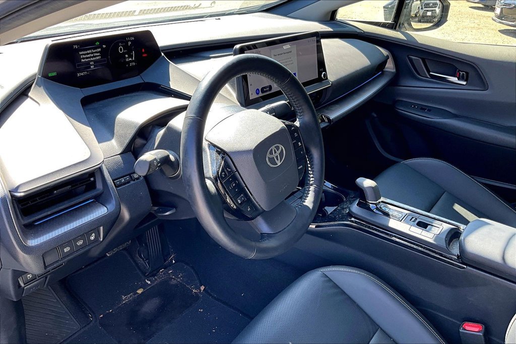 Used 2024 Toyota Prius XLE FWD image 8
