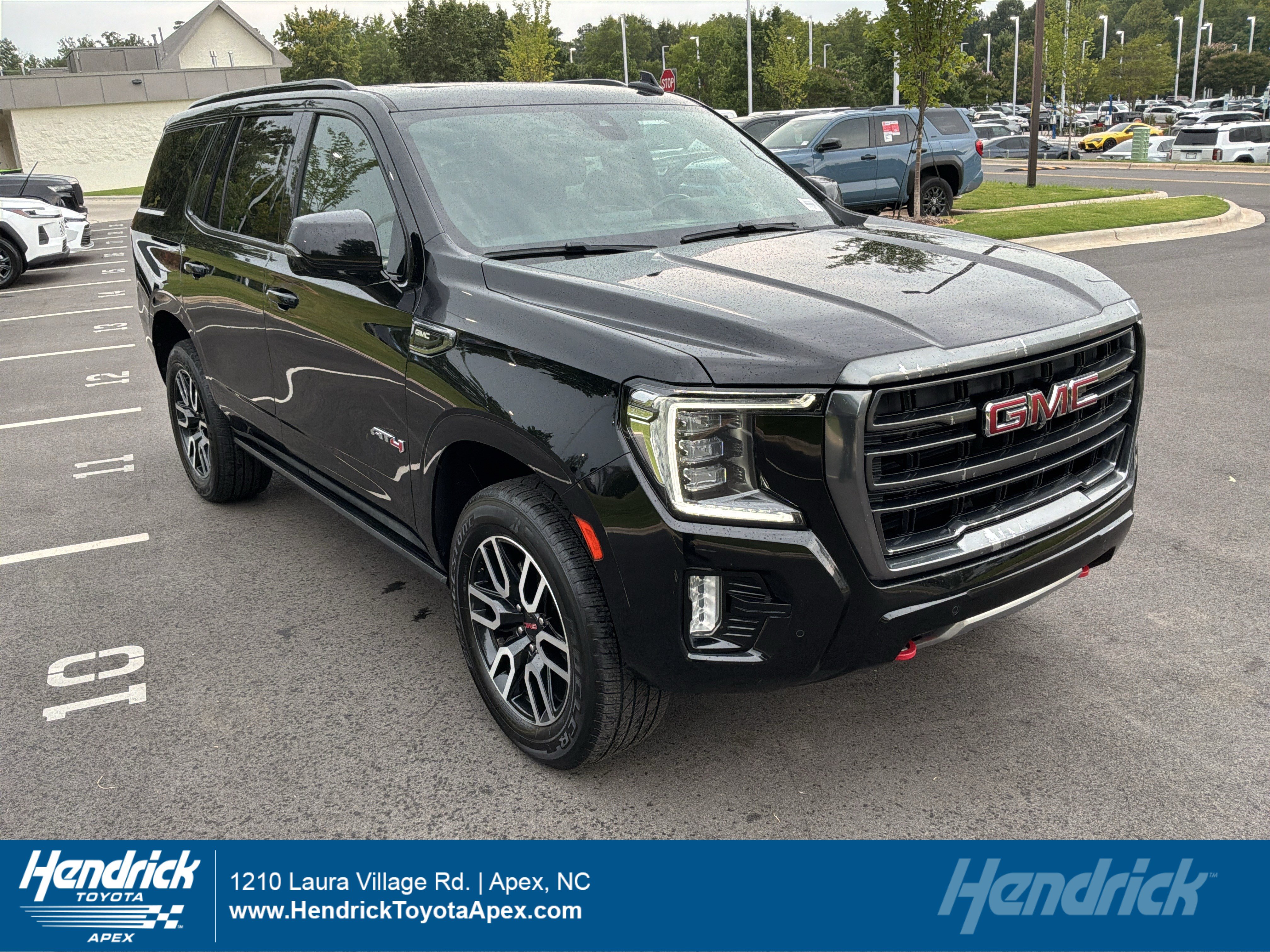 Used 2021 GMC Yukon AT4 w/ AT4 Premium Package AWD/4WD image 1