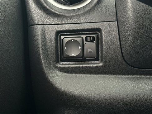 Used 2016 Nissan Versa Note SR image 31