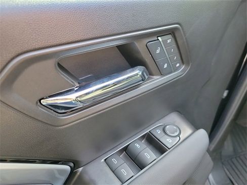 Used 2024 Chevrolet Colorado Z71 w/ Z71 Convenience Package 2 image 16