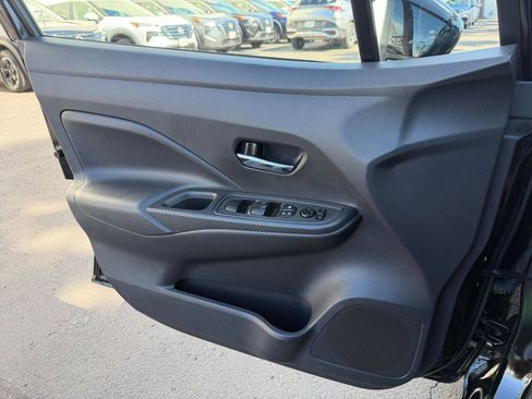 Used 2025 Nissan Versa SV FWD image 18
