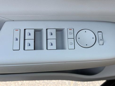 New 2026 Hyundai Kona SE image 18