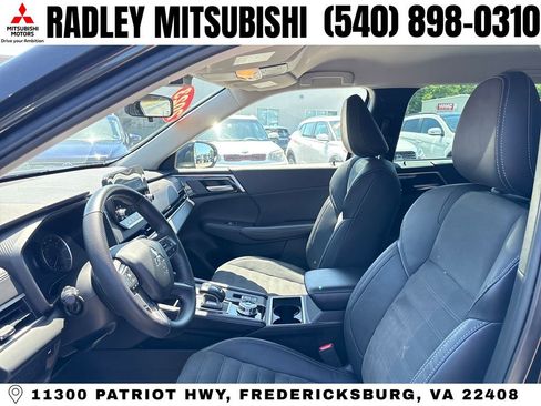 Used 2023 Mitsubishi Outlander SE AWD/4WD image 4