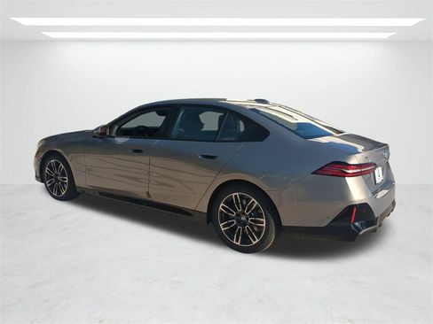 New 2026 BMW 530i xDrive 530i xDrive w/ M Sport Package image 6