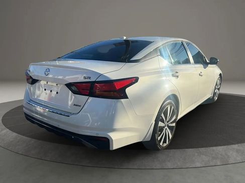 Used 2020 Nissan Altima 2.5 SR w/ Premium Package image 5