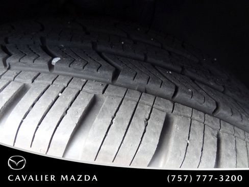 Used 2021 Hyundai Santa Fe SEL w/ Convenience + Premium Package FWD image 11