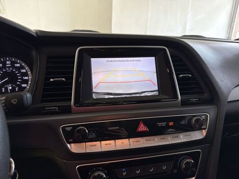 Used 2018 Hyundai Sonata SE FWD image 23