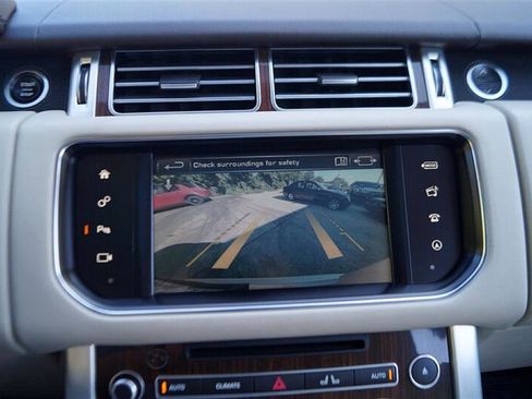 Used 2016 Land Rover Range Rover HSE image 19