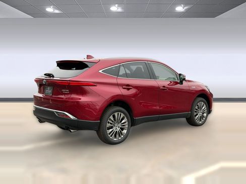 Used 2021 Toyota Venza Limited w/ Advanced Technology Package image 9