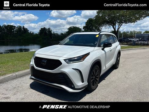 Used 2023 Toyota Highlander XSE FWD image 1