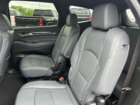 Used 2023 Buick Enclave Essence AWD/4WD image 38