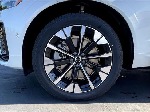 New 2026 Volvo XC60 T8 Plus w/ Climate Package AWD/4WD image 14