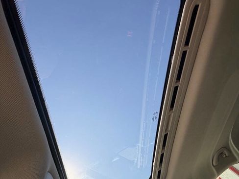 Used 2017 Volkswagen Passat 1.8T SE image 24