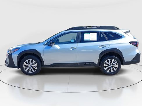 Used 2025 Subaru Outback Premium image 8