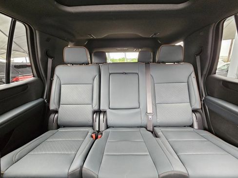 Used 2026 GMC Yukon AT4 w/ AT4 Preferred Package AWD/4WD image 15