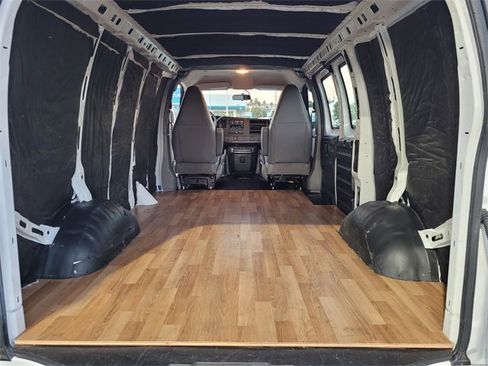 Used 2022 Chevrolet Express 2500 w/ Driver Convenience Package image 19