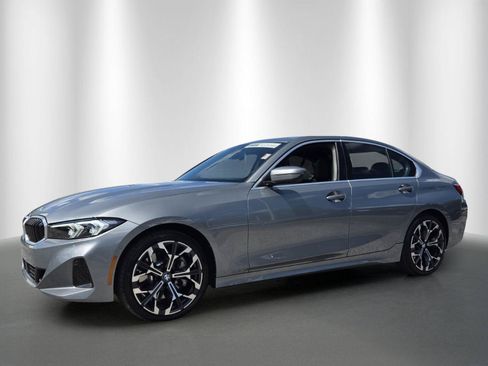 Certified 2025 BMW 330i Sedan RWD image 3