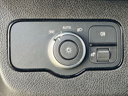 Used 2025 Mercedes-Benz Sprinter 2500 image 34