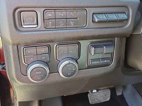 Used 2023 GMC Yukon XL AT4 image 15