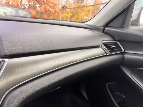 Used 2018 Honda Accord LX image 13