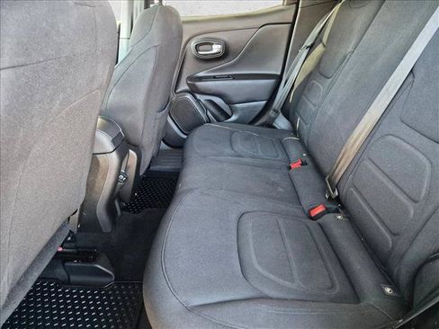 Used 2022 Jeep Renegade Latitude AWD/4WD image 16