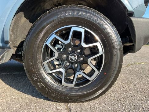 Used 2025 Ford Bronco Outer Banks AWD/4WD image 13