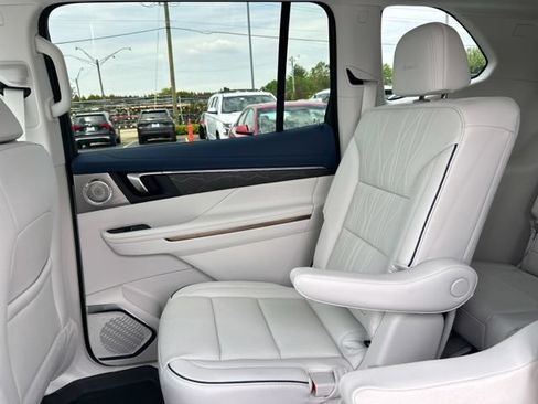 New 2026 Buick Enclave Avenir w/ Super Cruise Package AWD/4WD image 21