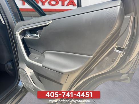 Used 2025 Toyota RAV4 XLE FWD image 19