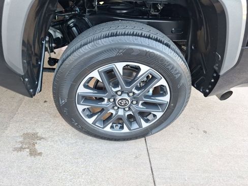 Used 2023 Toyota Tundra Limited image 11