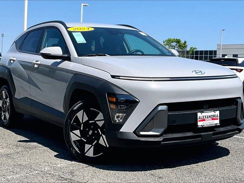 Used 2024 Hyundai Kona SEL AWD/4WD image 2