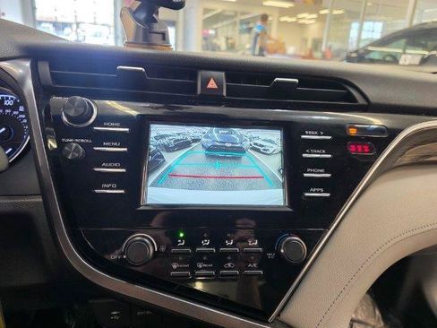 Used 2018 Toyota Camry LE FWD image 25